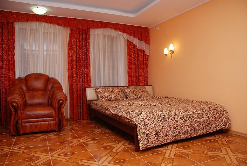 House In Bohatyrska Street Kiev Luaran gambar
